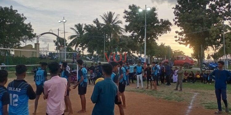 ಜಿಲ್ಲಾ ಕ್ರೀಡಾಕೂಟದ ಫೈನಲ್ ಪಂದ್ಯಾವಳಿಯಲ್ಲಿ ತೀರ್ಪುಗಾರರಿಲ್ಲದೆ ಪಂದ್ಯ ಸ್ಥಗಿತ