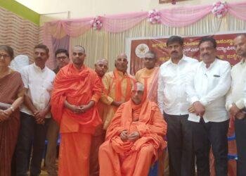 ಕುಡಿತದಿಂದ ಸಂಸಾರವು ಒಡೆದು ನುಚ್ಚುನೂರಾಗುತ್ತದೆ ಸುತ್ತೂರು ಶ್ರೀ ಗಳು ಅಮಲು ರೋಗಿಗಳಿಗೆ ಕಿವಿಮಾತು .