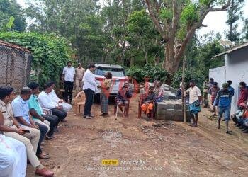 ಕಾಡಂಚಿನ ನೆಲ್ಲಿಕತ್ರಿ ಗ್ರಾಮಕ್ಕೆ ಶಾಸಕ ಎಂಆರ್ ಮಂಜುನಾಥ್ ಭೇಟಿ