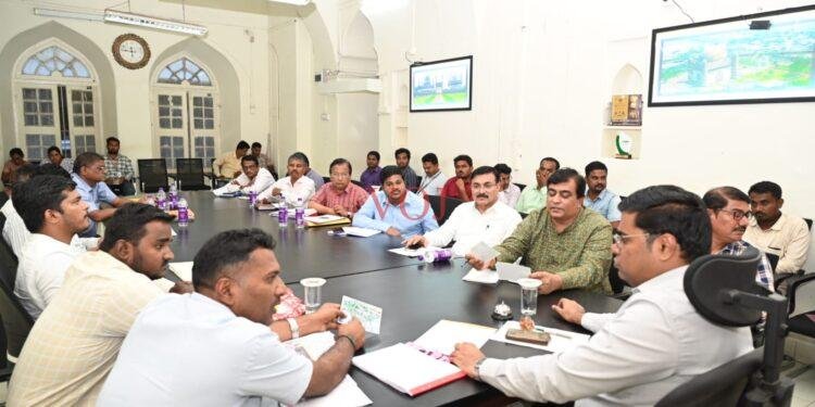 ಕೋಟೆಗೋಡೆಯ ಸುತ್ತಲೂ ಒತ್ತುವರಿಯಾದ ಪ್ರದೇಶ ತೆರವಿಗೆ : ಜಿಲ್ಲಾಧಿಕಾರಿ ಟಿ.ಭೂಬಾಲನ್ ಸೂಚನೆ