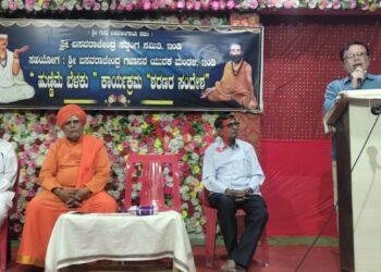 ವಚನಗಳು ಶರಣರ ಅನುಭಾವದ ದಿವ್ಯಬೆಳಕು-ಸಂತೋಷ ಬಂಡೆ