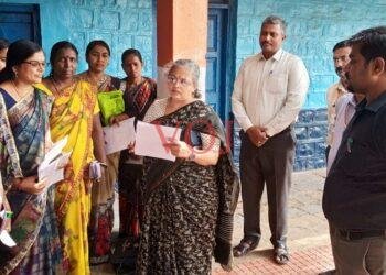 ಮತದಾರರ ಪಟ್ಟಿ ವೀಕ್ಷಕರಿಂದ ವಿವಿಧ ಮತಗಟ್ಟೆಗಳಿಗೆ ಭೇಟಿ: ಪರಿಷ್ಕರಣೆ ಕಾರ್ಯ ಪರಿಶೀಲನೆ