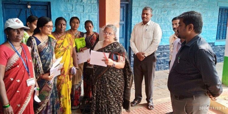 ಮತದಾರರ ಪಟ್ಟಿ ವೀಕ್ಷಕರಿಂದ ವಿವಿಧ ಮತಗಟ್ಟೆಗಳಿಗೆ ಭೇಟಿ: ಪರಿಷ್ಕರಣೆ ಕಾರ್ಯ ಪರಿಶೀಲನೆ