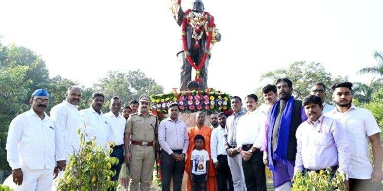 ಜಿಲ್ಲಾಡಳಿತದ ವತಿಯಿಂದ ಸಂವಿಧಾನ ಶಿಲ್ಪಿ, ಭಾರತ ರತ್ನ ಡಾ.ಬಿ.ಆರ್. ಅಂಬೇಡ್ಕರ್  ಮಹಾ ಪರಿನಿರ್ವಾಣ ದಿನ ಆಚರಣೆ