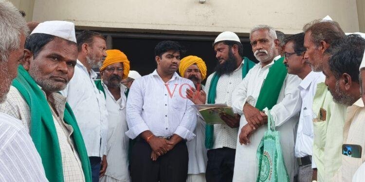 ಇಂಡಿ : ಪಹಣಿಯಲ್ಲಿ ವಕ್ಪ್ ಬೋರ್ಡ ಹೆಸರು ತೆಗೆಯಲು ಆಗ್ರಹಿಸಿ ಭಾರತೀಯ ಕಿಸಾನ್ ಸಂಘ ಪ್ರತಿಭಟನೆ