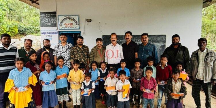 ದಂತ ವೈದ್ಯರಿಂದ ಬುಡಕಟ್ಟು ಶಾಲಾ ಮಕ್ಕಳಿಗೆ ಕಲಿಕಾ ಹಾಗೂ ಕ್ರೀಡಾ ಸಾಮಗ್ರಿಗಳ ವಿತರಣೆ