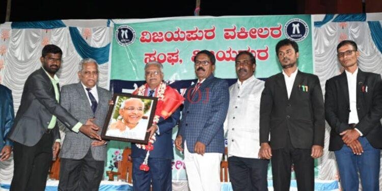 ವಕೀಲ ವೃತ್ತಿಯೊಂದಿಗೆ ಸಾಮಾಜಿಕ ಕಳಕಳಿಯು ಅತ್ಯಂತ ಅವಶ್ಯಕ