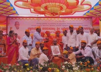 ತಾಯಿ, ಗುರುವಿನ ಋಣ ತೀರಿಸಲು ಸಾಧ್ಯವಿಲ್ಲ..!