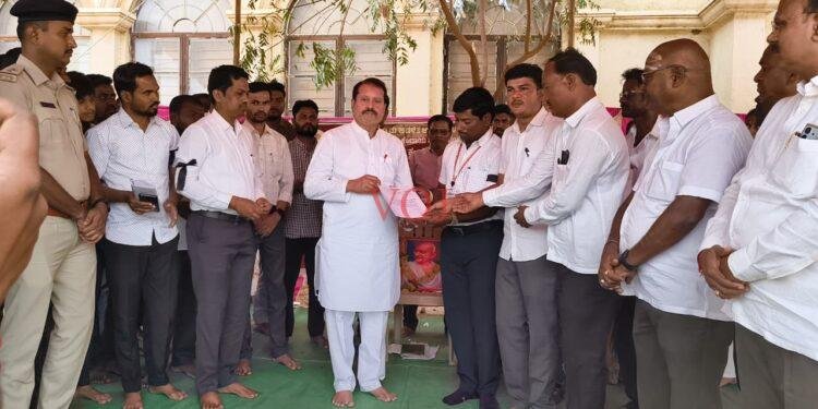 ಗ್ರಾಮ ಆಡಳಿತಾಧಿಕಾರಿಗಳ ಬೇಡಿಕೆಗಳು ನ್ಯಾಯಸಮ್ಮತವಾಗಿವೆ : ಶಾಸಕ‌ ಸಿ ಎಸ್ ನಾಡಗೌಡ