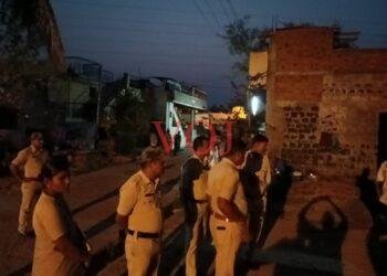 ದಲಿತ ಕುಟುಂಬಕ್ಕೆ ಕಿರುಕುಳ, ಆ ಅಧಿಕಾರಿಯನ್ನು ಅಮಾನತು ಮಾಡಲು ಆಗ್ರಹ