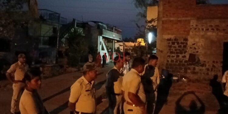 ದಲಿತ ಕುಟುಂಬಕ್ಕೆ ಕಿರುಕುಳ, ಆ ಅಧಿಕಾರಿಯನ್ನು ಅಮಾನತು ಮಾಡಲು ಆಗ್ರಹ