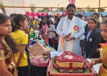 ವಿದ್ಯಾರ್ಥಿಗಳ ನಿಜವಾದ ಹೀರೋ ತಂದೆ, ತಾಯಿ..!