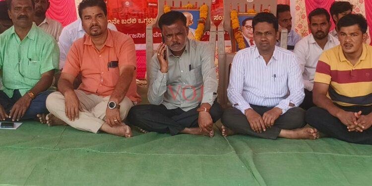 ಮುದ್ದೇಬಿಹಾಳ : ಪಟ್ಟು ಬಿಡದ ಗ್ರಾಮ ಆಡಳಿತ ಅಧಿಕಾರಿಗಳು 5 ನೇ ದಿನಕ್ಕೆ ಕಾಲಿಟ್ಟ ಮುಷ್ಕರ