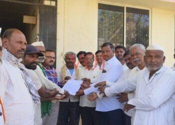 ವಿದ್ಯುತ್ ಸರಿಯಾದ ಪೂರೈಕೆ ಆಗ್ರಹಿಸಿ ಇಂಗಳಗಿ ರೈತರಿಂದ ಪ್ರತಿಭಟನೆ