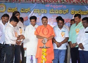 ಜ್ಞಾನಿಯಾದವರು ಜಗತ್ತನ್ನು ಗೆಲ್ಲಬಲ್ಲರು : ಸಾಹಿತಿ, ಶಿಕ್ಷಕ ಕೋರಿ