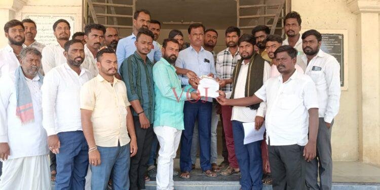 ಹತ್ಯೆ ಮಾಡಿದ ದುಷ್ಕರ್ಮಿಗಳಿಗೆ ಕಠಿಣ ಶಿಕ್ಷೆ ವಿಧಿಸುವ ಕರ್ನಾಟಕ ರಾಜ್ಯ ಕುರಿಗಾಹಿಗಳ ಹಿತ ರಕ್ಷಣೆ ಮತ್ತು ದೌರ್ಜನ್ಯ ತಡೆ ಕಾಯ್ದೆಯನ್ನು ಜಾರಿಗೆ ಆಗ್ರಹ..!