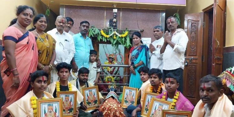 ಇಂಡಿ | ಜಾತ್ರಾ ಮಹೋತ್ಸವದ ಪ್ರಯುಕ್ತ ಮುತ್ತೈದೆ ಮಹಿಳೆಯರಿಗೆ ಉಡಿ ತುಂಬ ಕಾರ್ಯಕ್ರಮ