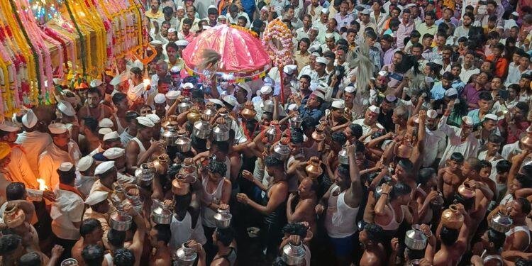 ಅಬ್ಬಬ್ಬಾ..! ಪ್ರಸಿದ್ಧ ಸಾಲೋಟಗಿಯ ನೀರಾಟ..ಹೇಗೆ ಗೊತ್ತಾ..?