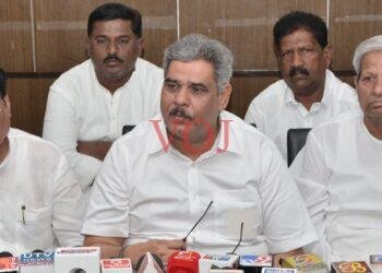 ಬಲಾಡ್ಯ ಜಾತಿಗಳ ಲಾಬಿಗೆ, ಒತ್ತಡಕ್ಕೆ ಮಣಿದು ವರದಿ ಜಾರಿಗೆ ಹಿಂದೇಟು ಹಾಕಿದರೆ ರಾಜ್ಯದಾದ್ಯಂತ ಬೀದಿಗಳಿದು ಹೋರಾಟ : ಜಿಲ್ಲಾ ಅಹಿಂದ ಮುಖಂಡರು