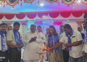 ಇಂಡಿಯ ಮಿನಿ ವಿಧಾನಸೌಧದಲ್ಲಿ ಡಾ. ಬಿ.ಆರ್ ಅಂಬೇಡ್ಕರ್ ಪುತ್ಥಳಿ ನಿರ್ಮಿಸಿ