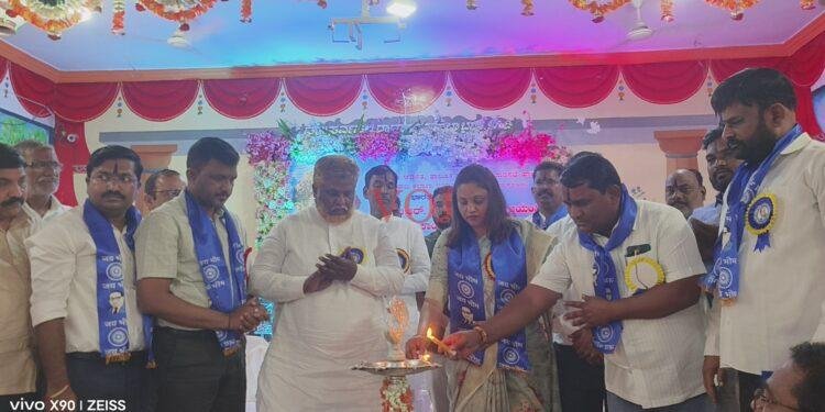 ಇಂಡಿಯ ಮಿನಿ ವಿಧಾನಸೌಧದಲ್ಲಿ ಡಾ. ಬಿ.ಆರ್ ಅಂಬೇಡ್ಕರ್ ಪುತ್ಥಳಿ ನಿರ್ಮಿಸಿ