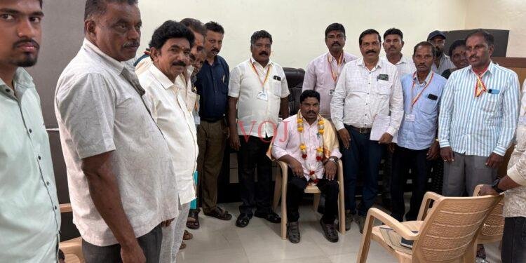 ಕರ್ನಾಟಕ ಸರ್ಕಾರ ಗ್ಯಾರಂಟಿ ಯೋಜನೆ ಸಮಿತಿಯಿಂದ ಹನೂರು ಚೆಸ್ಕಾಂ ಎ.ಇ.ಇ ರಂಗಸ್ವಾಮಿ ಗೆ ಸನ್ಮಾನ