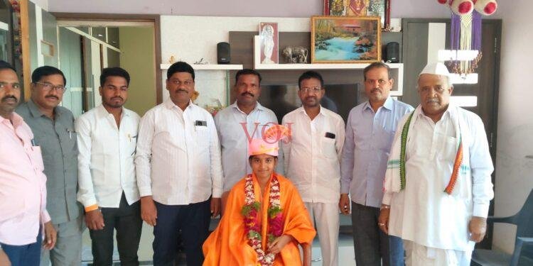 2025 : ರಕ್ಷೀತಾ SSLC ಪರೀಕ್ಷೆಯಲ್ಲಿ ತಾಲೂಕಿಗೆ ಪ್ರಥಮ ಸಮಾಜದ ಮುಖಂಡರಿಂದ ಸನ್ಮಾನ