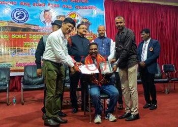 ಶಿವಕುಮಾರಗೆ ಶಾರದಳ್ಳಿ ಉತ್ತಮ ಜಿಲ್ಲಾ ಅಧ್ಯಕ್ಷ ಪ್ರಶಸ್ತಿ ಪ್ರಧಾನ