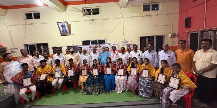 ಇಂಡಿ | ವಿಪ್ರ ಪ್ರತಿಭಾವಂತ ವಿದ್ಯಾರ್ಥಿಗಳಿಗೆ ಸನ್ಮಾನ