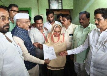 ಸಿಡಿಲಿಗೆ ಮೃತಪಟ್ಟ ರೈತ ಕುಟುಂಬಕ್ಕೆ 5 ಲಕ್ಷ ರೂ.ವಿತರಣೆ :  ಶಾಸಕ ಎಂ.ವೈ.ಪಾಟೀಲ್ ಸಾಂತ್ವನ