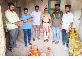 ಗೃಹ ಬಳಕೆಯ ಸಿಲಿಂಡರಗಳು, ಅಕ್ರಮವಾಗಿ ವಾಣಿಜ್ಯ ಉದ್ದೇಶಕ್ಕೆ, ಆಹಾರ ಇಲಾಖೆ ಅಧಿಕಾರಿಗಳು ದಾಳಿ..!