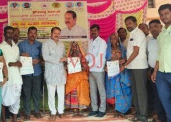 ಕೋಳೂರ ತಾಂಡಾ ನಿವಾಸಿಗಳಿಗೆ ನಿವೇಶನ ಹಕ್ಕುಪತ್ರ ವಿತರಣೆ: ಶಾಸಕ ನಾಡಗೌಡ