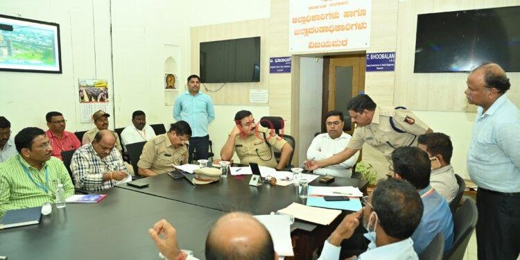 ರಸ್ತೆ ಸುರಕ್ಷತಾ ನಿಯಮ ಪಾಲನೆಯಾಗುವಂತೆ ಅಧಿಕಾರಿಗಳು ನಿಗಾವಹಿಸಬೇಕು ಜಿಲ್ಲಾಧಿಕಾರಿ ಟಿ.ಭೂಬಾಲನ್ ಸೂಚನೆ