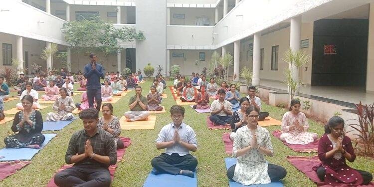 ಬಿ.ಎಲ್.ಡಿ.ಇ ಯಲ್ಲಿ ಅಂತಾರಾಷ್ಟ್ರೀಯ ಯೋಗ ದಿನಾಚರಣೆ