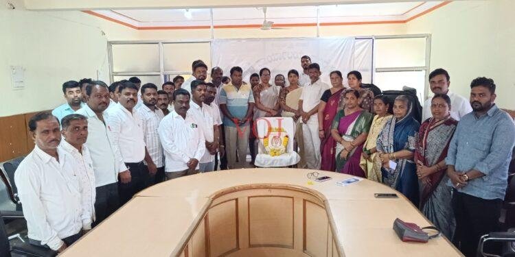 ದಿವಂಗತ ಚನ್ನಪ್ಪ ಕಂಠಿ ಅಗಲಿಕೆಗೆ ಪುರಸಭೆ ಸಭಾ ಭವನದಲ್ಲಿ ಶ್ರದ್ಧಾಂಜಲಿ 