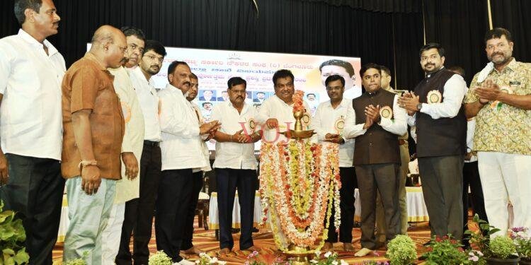 ಕಟ್ಟ ಕಡೆಯ ವ್ಯಕ್ತಿಗೆ ಸೌಲಭ್ಯ ತಲುಪಿಸುವುದು ಸರ್ಕಾರಿ ನೌಕರರ ಮಹತ್ತರ ಜವಾಬ್ದಾರಿ -ಸಚಿವ ಡಾ.ಎಂ.ಬಿ.ಪಾಟೀಲ