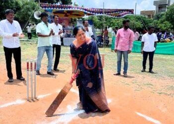 ಮಿನಿ ಬೌಂಡರಿ ಕ್ರಿಕೆಟ್ ಲೀಗ್ ಪಂದ್ಯಾವಳಿಗೆ ನಾಡಗೌಡ ಚಾಲನೆ