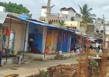 ಮುದ್ದೇಬಿಹಾಳ| ರಸ್ತೆ ಸಂಚಾರಕ್ಕೆ ಮುಕ್ತಗೊಳಿಸಲು ವ್ಯಾಪಾರಸ್ಥರ ಆಗ್ರಹ