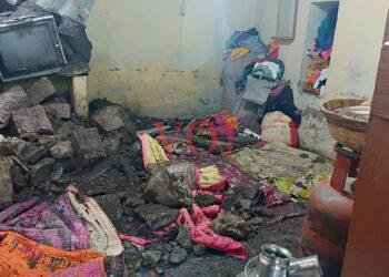 ಮೇಲ್ಛಾವಣಿ ಕುಸಿದು ನಾಲ್ವರಿಗೆ ಗಾಯ: ಮೂವರು ಜಿಲ್ಲಾಸ್ಪತ್ರೆಗೆ ದಾಖಲು: ಶಾಸಕ, ಅಧಿಕಾರಿಗಳ ಭೇಟಿ