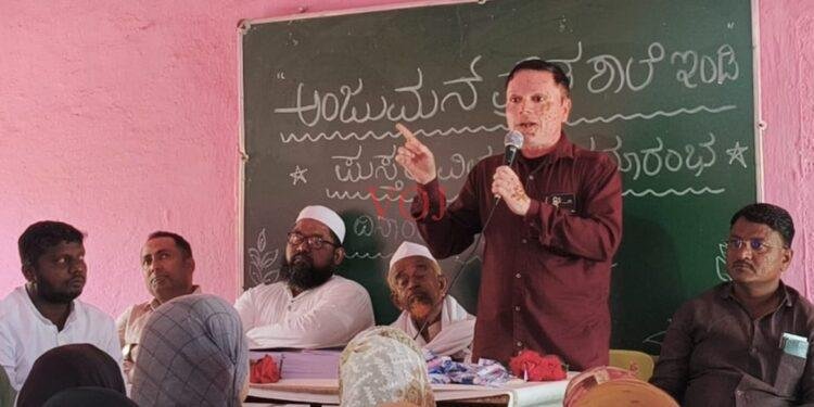 ಬದುಕಿಗೆ ಅಗತ್ಯವಾದ ಮಾನವೀಯ ಮೌಲ್ಯ ಬೆಳೆಸಿಕೊಳ್ಳಿ- ಸಂತೋಷ ಬಂಡೆ