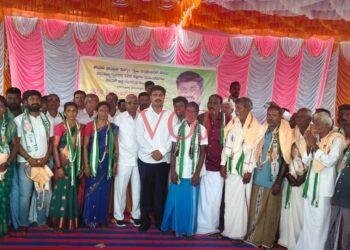 ಕಾಂಗ್ರೆಸ್ ಬಿಜೆಪಿ ಪಕ್ಷ ತೊರೆದ ಮುಖಂಡರು ಜೆಡಿಎಸ್ ಪಕ್ಷಕ್ಕೆ ಸೇರ್ಪಡೆ