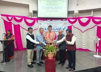 ವಾಣಿಜ್ಯ ಮತ್ತು ವ್ಯವಹಾರ ನಿರ್ವಹಣೆ ಕ್ಷೇತ್ರದಲ್ಲಿ ವ್ಯಾಪಕ ಅವಕಾಶಗಳು