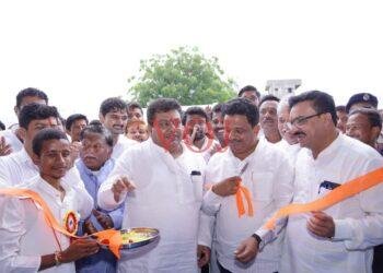 ಶನಿವಾರ ಸಿಂದಗಿ ಪಟ್ಟಣದಲ್ಲಿ ಸ್ವರಾಜ್ ಟ್ರ್ಯಾಕ್ಟರ್ ನೂತನ ಶೋ ರೂಂ ಉದ್ಘಾಟಿನೆ