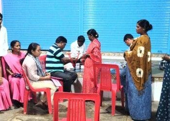 ಆಲೂರ ಗ್ರಾಮದಲ್ಲಿ ಆನೆಕಾಲು ರೋಗ ಸಮೀಕ್ಷೆ 120 ಜನರ ರಕ್ತ ಲೇಪನ ಸಂಗ್ರಹ