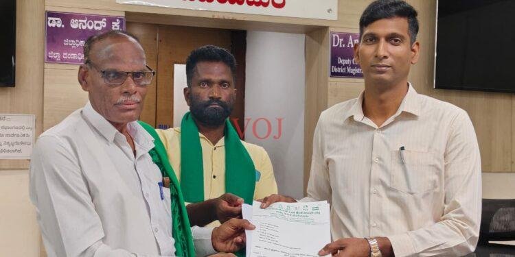 ಸರ್ಕಾರಿ ವೈದ್ಯಕೀಯ ಮಹಾವಿದ್ಯಾಲಯಗಳನ್ನು ಖಾಸಗಿ ಸಹಭಾಗಿತ್ವದಲ್ಲಿ ನಡೆಸುವುದು ರೈತ ಸಂಘ ಸಂಪೂರ್ಣ ವಿರೋಧ ವ್ಯಕ್ತಪಡಿಸುತ್ತದೆ