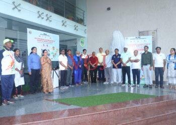 ಕ್ರೀಡೆಗಳು ವಿದ್ಯಾರ್ಥಿಗಳ ಸಮಗ್ರ ಬೆಳವಣಿಗೆಗೆ ಮತ್ತು ಶೈಕ್ಷಣಿಕ ಜೀವನದ ಸಮೃದ್ಧಿಗೆ ಪೂಕರವಾಗಿವೆ