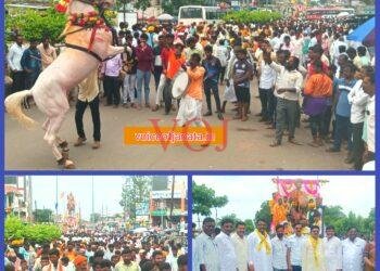 ಪಟ್ಟಣದಲ್ಲಿ ಸಂಗೊಳ್ಳಿ ರಾಯಣ್ಣ ಕಂಚಿನ ಪ್ರತಿಮೆಯ ಅದ್ದೂರಿಯಾಗಿ ಮೆರವಣಿಗೆ