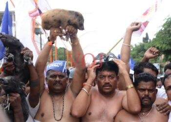 ಒಳ ಮೀಸಲಾತಿ ಜಾರಿಗೆ ವಿರೋಧಿಸಿ ಉಗ್ರವಾಗಿ ಪ್ರತಿಭಟನೆ
