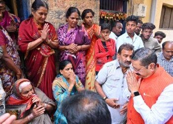 ಗಣೇಶ ವಿಸರ್ಜನೆ ವೇಳೆ ವಿದ್ಯುತ್ ಸ್ಪರ್ಶದಿಂದ ಮೃತಪಟ್ಟ ಮತ್ತು ಗಾಯಾಳು ಮನೆಗೆ ಶಾಸಕ ಯತ್ನಾಳ ಭೇಟಿ