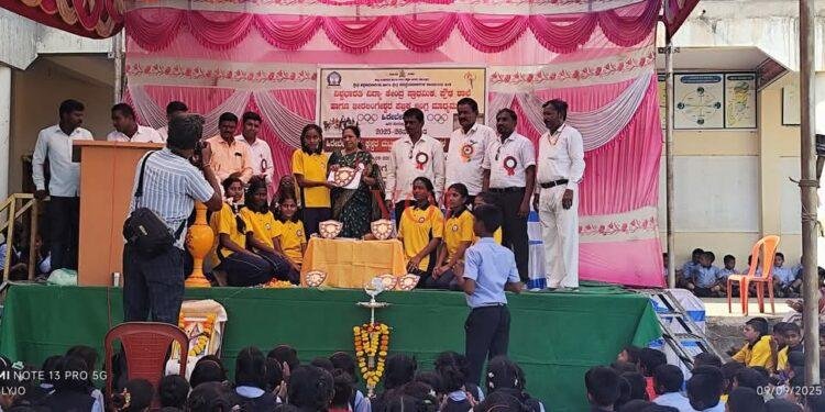 ಪಠ್ಯದ ಜೊತೆ ಕ್ರೀಡೆಗೂ ಮಹತ್ವ ನೀಡಬೇಕು